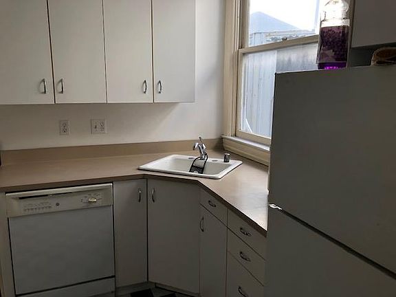 2nd image of 625 Oak St Unit 6271/2