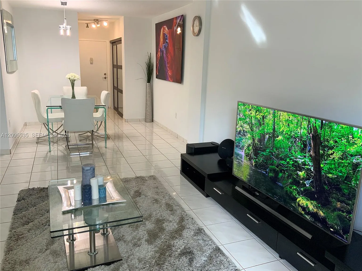 Apollo Condo — Photo 2