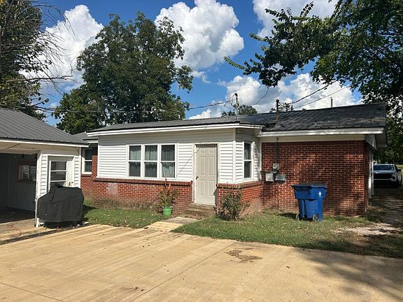5th image of 123 N Magnolia St