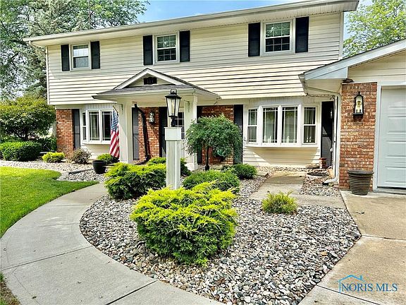 2nd image of 117 Oak Park Dr