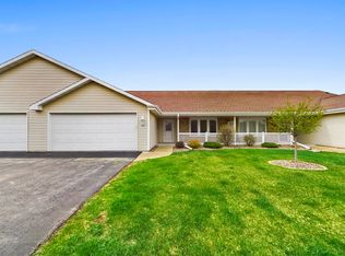 32 Queens Way, Fond Du Lac, WI 54935
