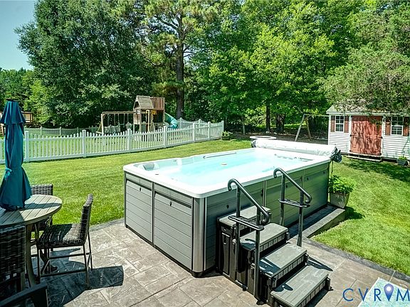 4th image of 11028 Slenderleaf Dr
