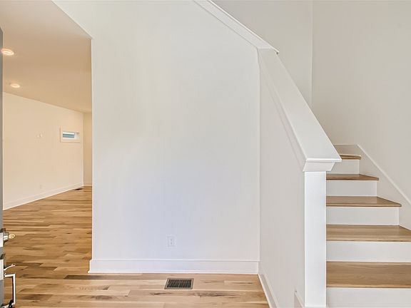 Entry/Foyer