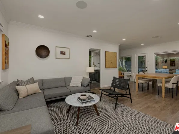7244 Chicopee Ave, Van Nuys, CA 91406