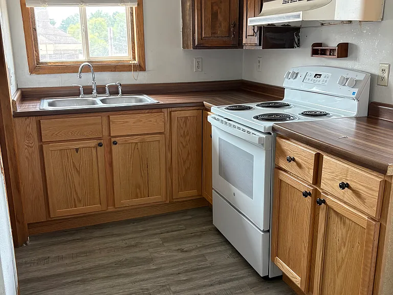 209 Knapp St #2E — Photo 2