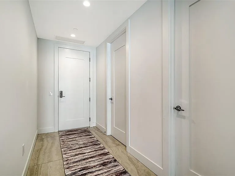 301 Quay Commons Dr #704 — Photo 3