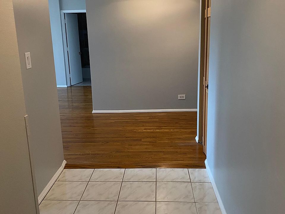 1st image of 3410 N Lakeshore Dr #3HI