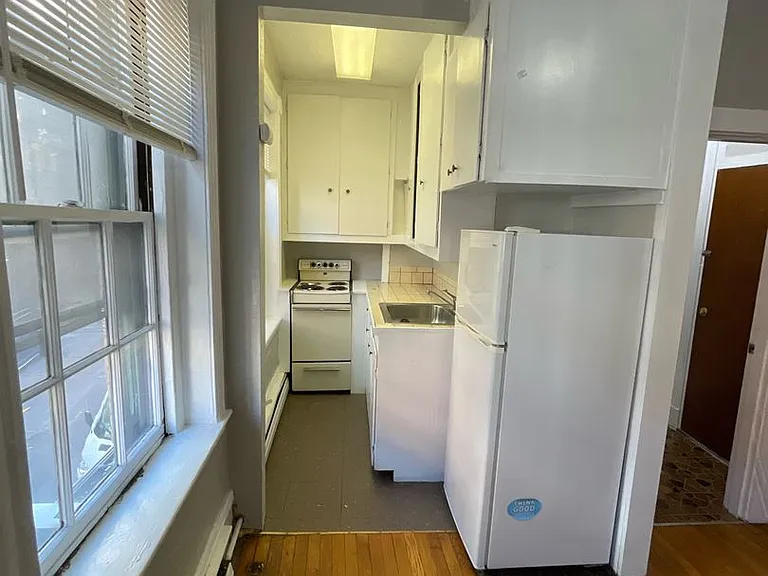 41 Anderson St #21 — Photo 2