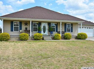 424 Wallace Dr, Hartselle, AL 35640