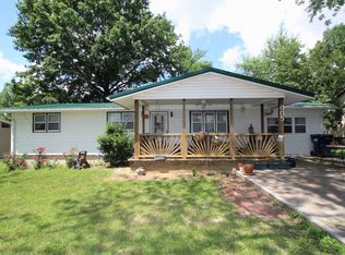 405 New Rand Rd, Sweet Springs, MO 65351