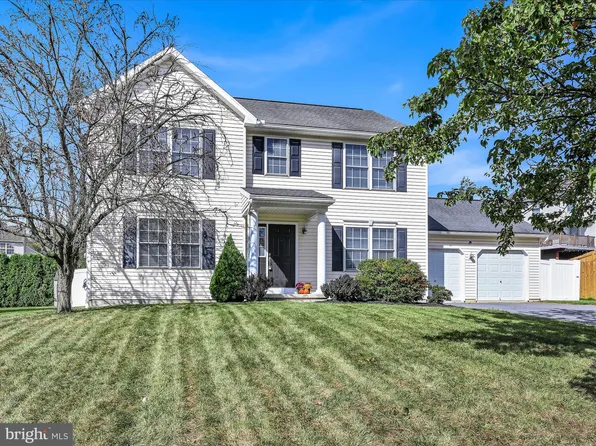423 Colonial Ct, Blandon, PA 19510