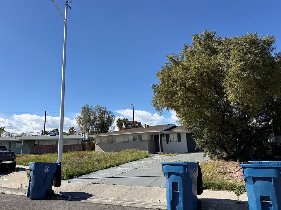 2nd image of 3400 San Juan Dr