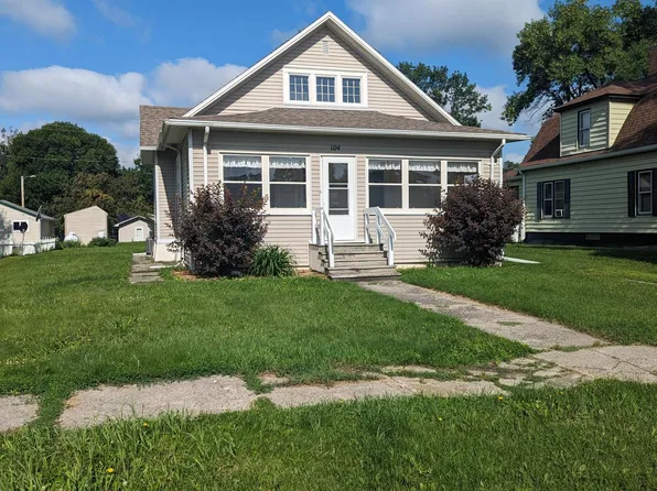 104 Main St, Lisbon, ND 58054