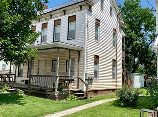 221 High St APT 2, Hanover, PA 17331