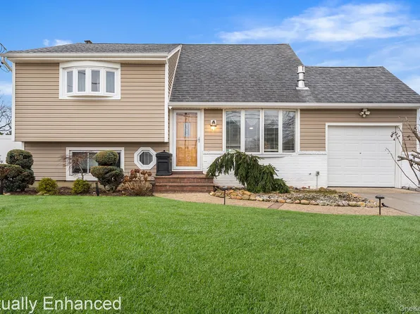 79 Roosevelt Avenue, Massapequa, NY 11758
