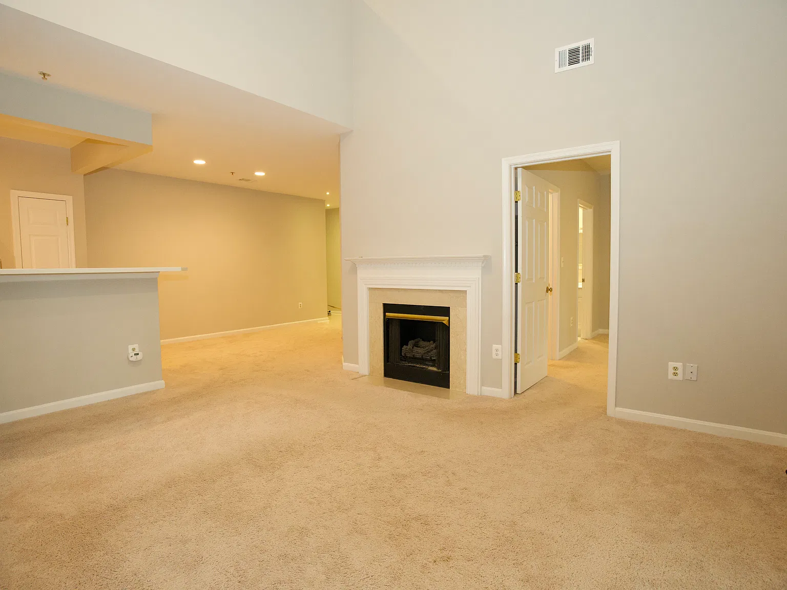 3 bed, 2.5 bath, 1505 sqft, $3,100 — Photo 2