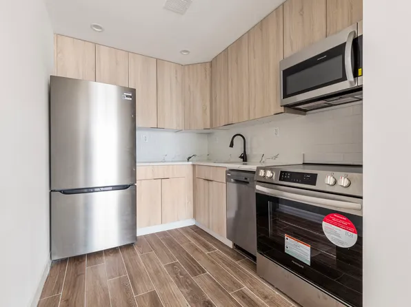 32-24 Steinway Street image 1 of 12