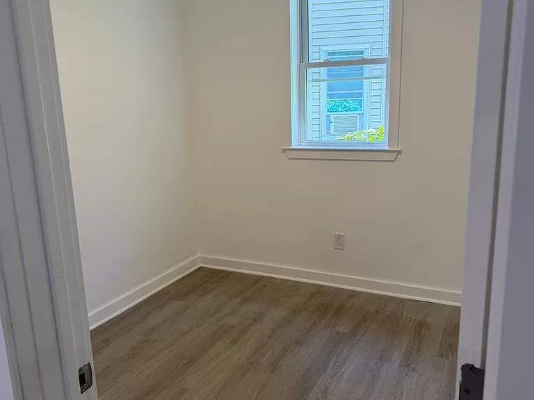 212 Abbey Ln — Photo 6