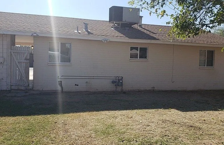 114 W Riley Dr — Photo 8