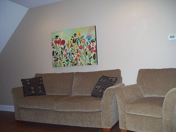 3rd image of 950 Twin Oaks Ln