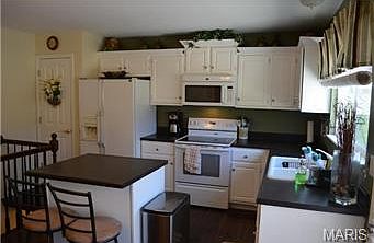 4th image of 2529 Rain Forest Dr