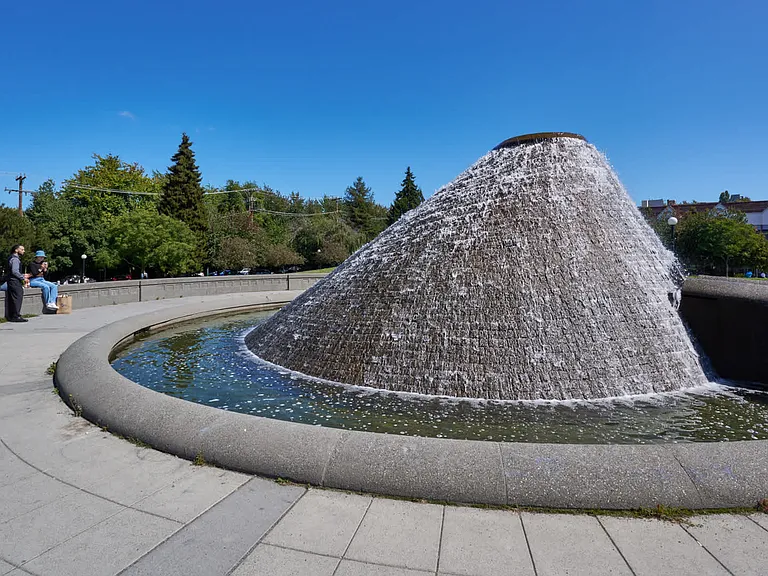 Relax Outdoors at Cal Anderson Park