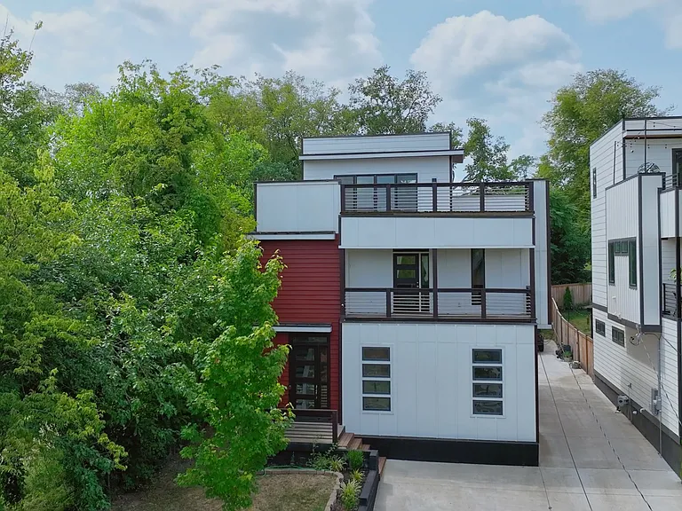 407B Moore Ave — Photo 26