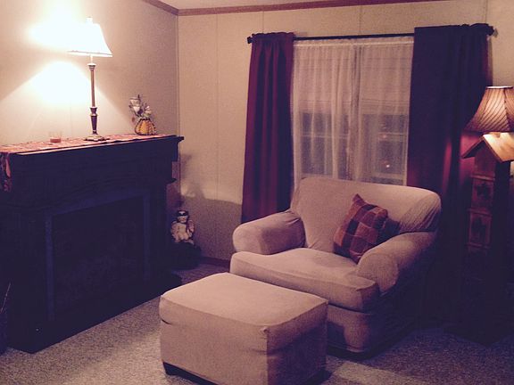 Living Room/Sitting Area