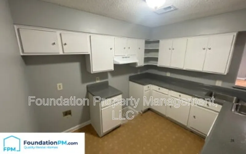 3 bed, 2.0 bath, 1847 sqft, $1,650 — Photo 4