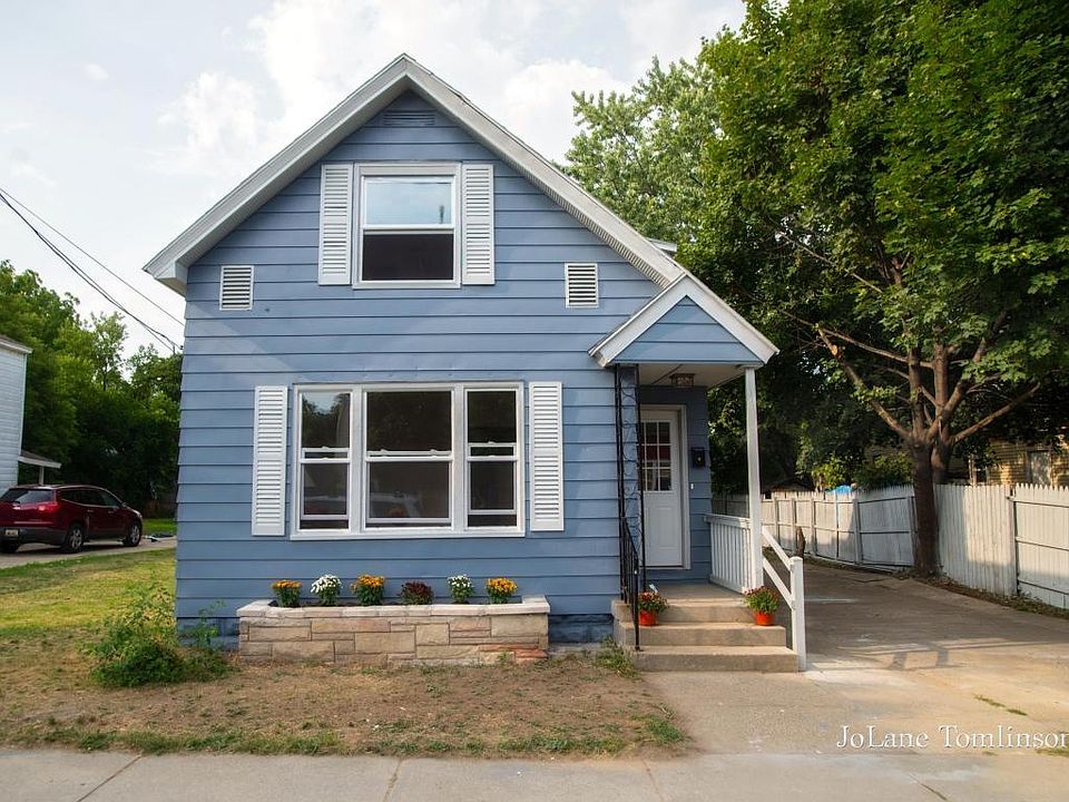 1st image of 811 8th St NW