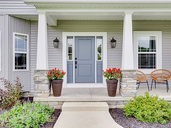 Beautiful front porch 