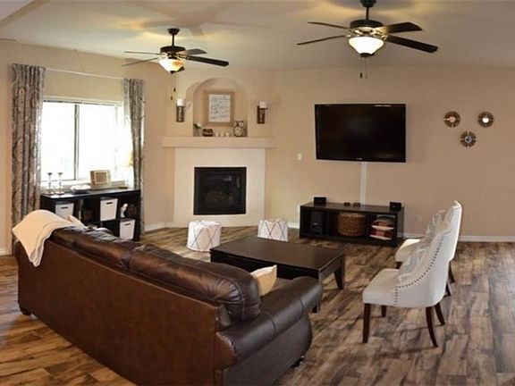2nd image of 4216 Camelot Heights Dr