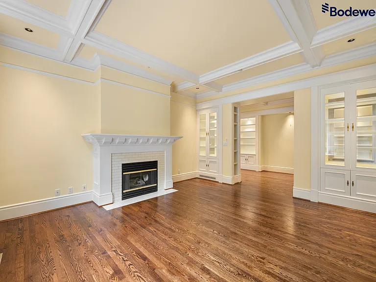 6362 Churchill St #HOUSE — Photo 3