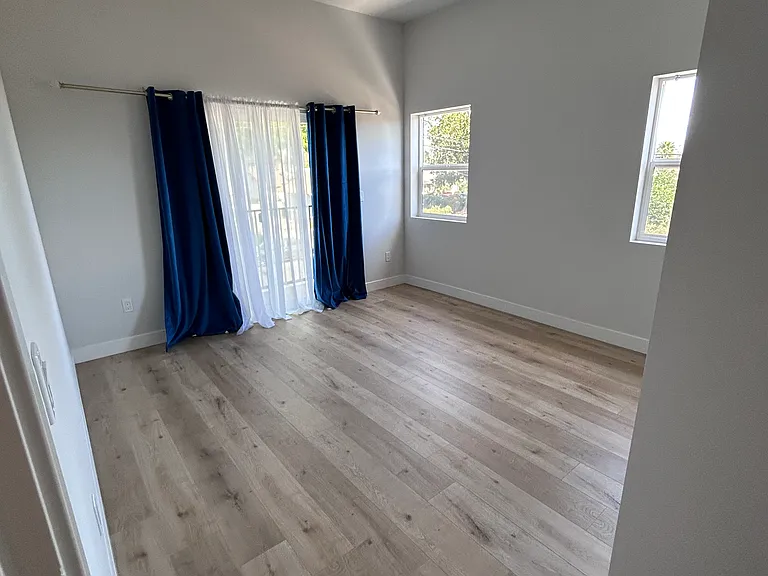 17194 Los Alimos St — Photo 11