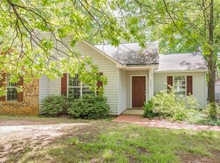 200 Forest Park Rd, Matthews, NC 28104