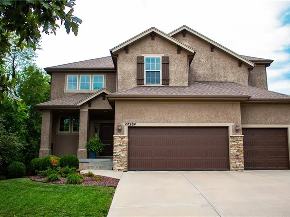 22284 W 121st Ter, Olathe, KS 66061