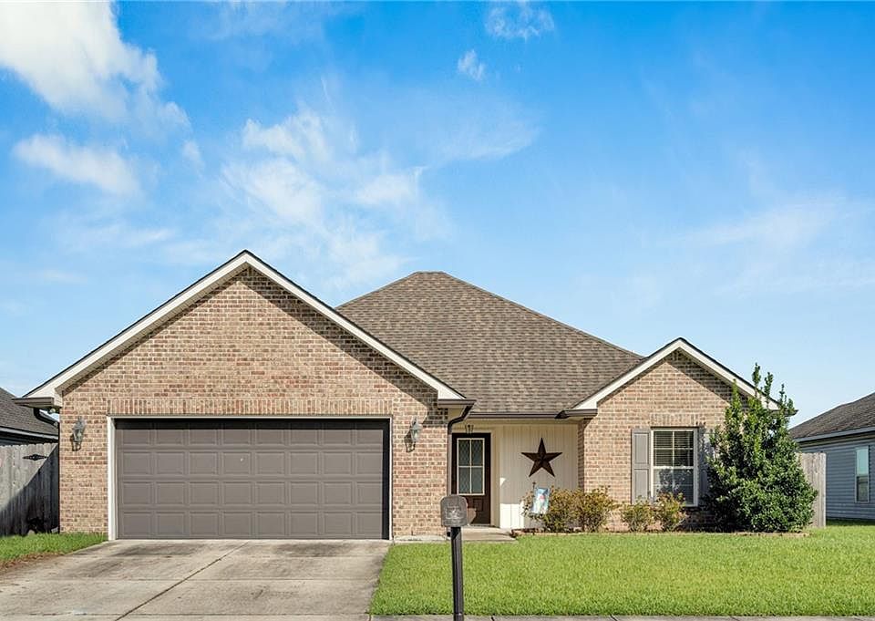 1st image of 206 Ashton Oaks Ln