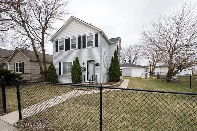 1010 Warner Ave photo 1