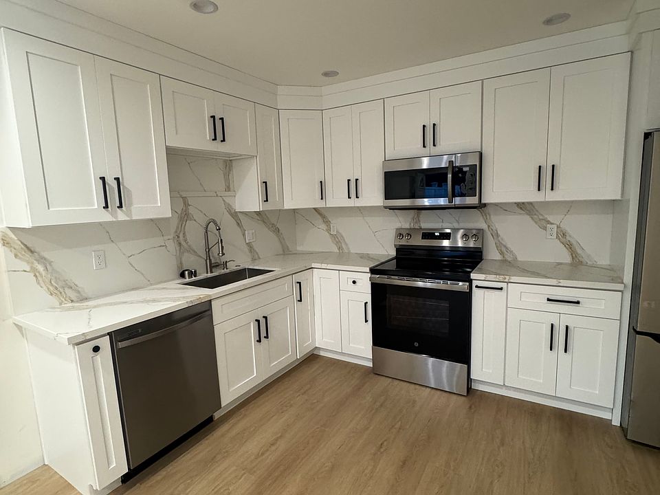 1st image of 10343 McClemont Ave