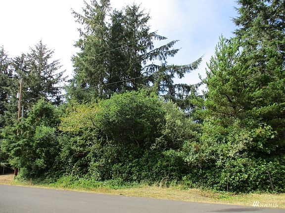 3rd image of 327 Dorado Ave SW