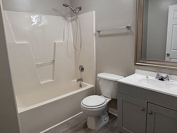 2nd image of 1112 Trinity St APT 509