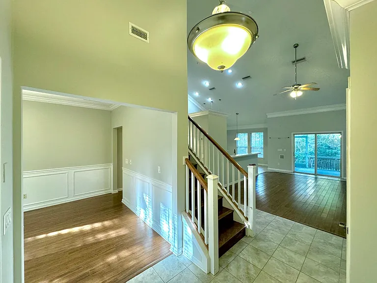 900 Paradise Ln — Photo 11