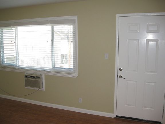 4th image of 864 Bing Dr APT 4