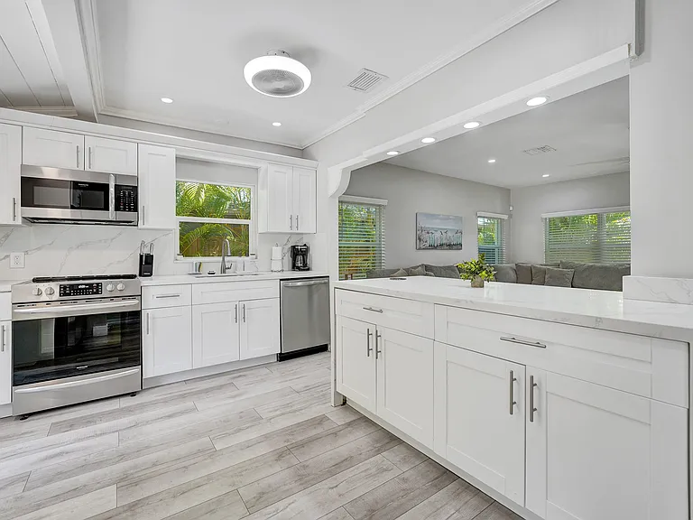 615 NE 13th Ave — Photo 12