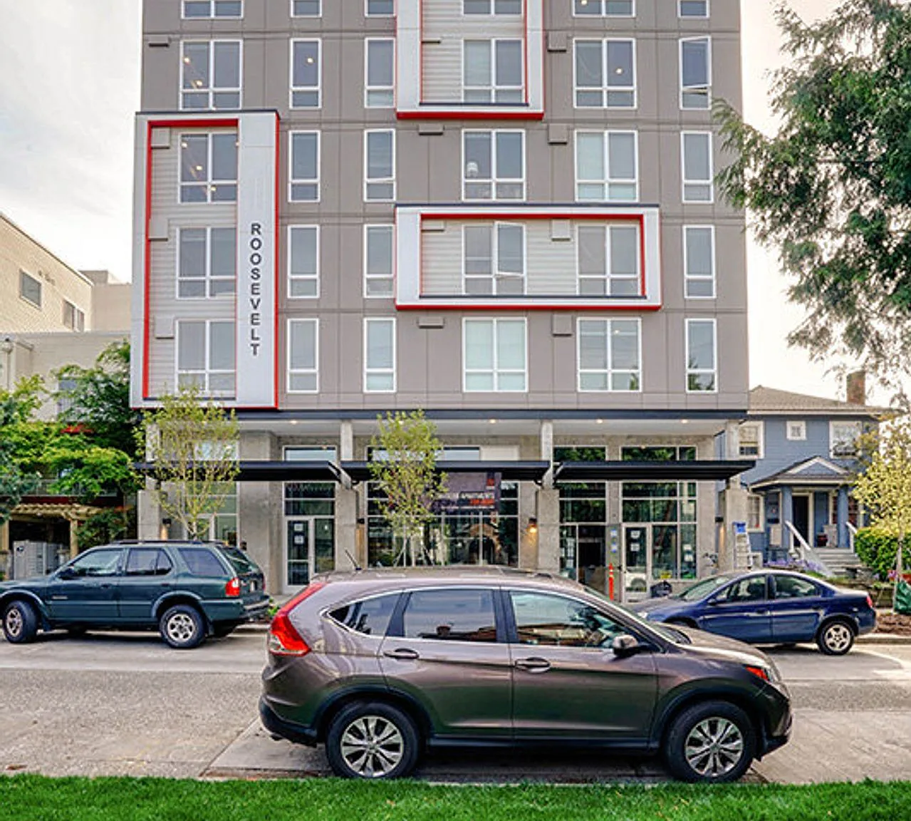 6404 Roosevelt Apartments — Photo 1