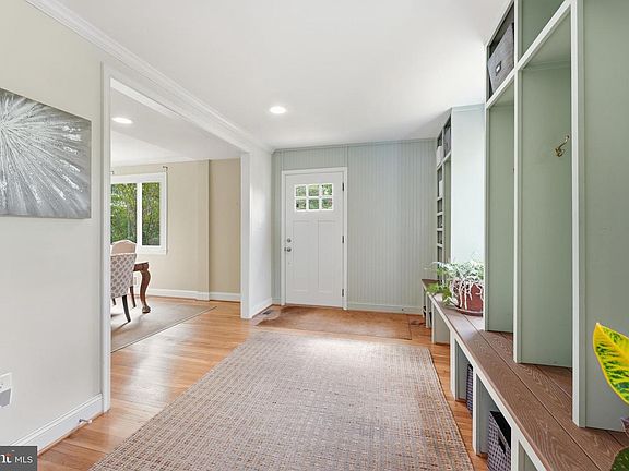 3rd image of 1102 Meurilee Ln