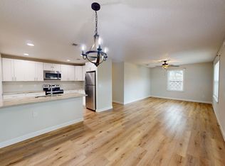 1565 Richardson Ln, Atlantic Beach, FL 32233