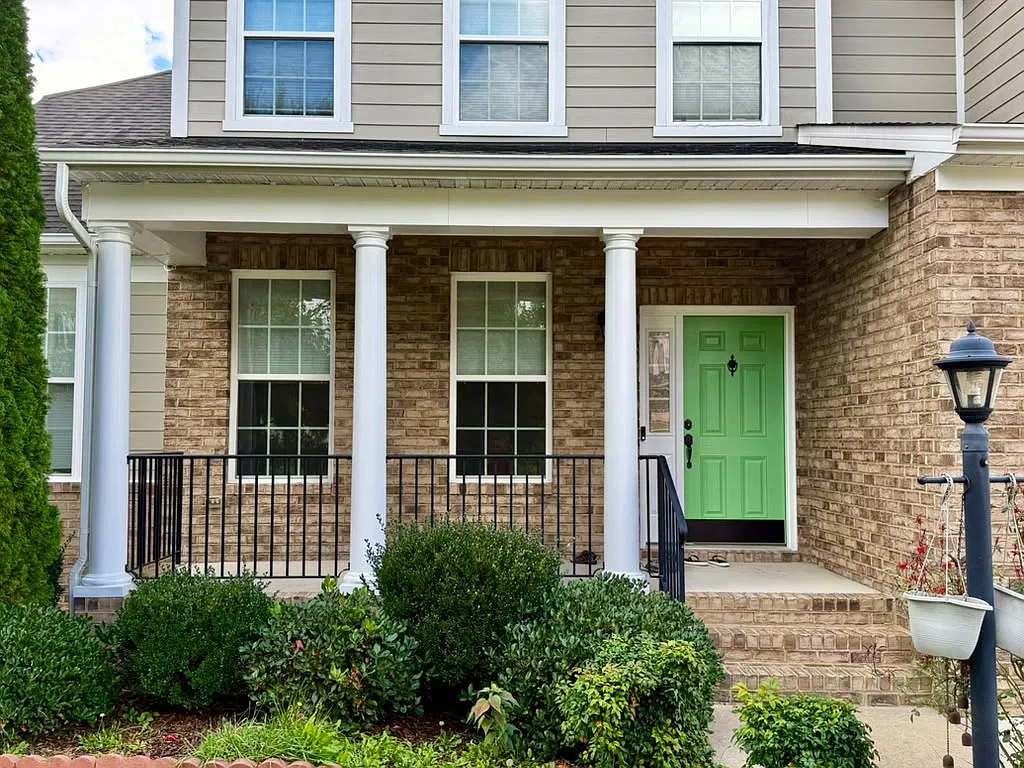 5 bed, 4.5 bath, 3531 sqft, $4,099 — Photo 3