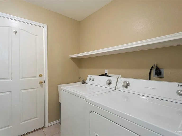 2621 Quamasia Ave — Photo 9