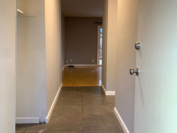 3rd image of 1516-1520 S Claremont St #1516-C